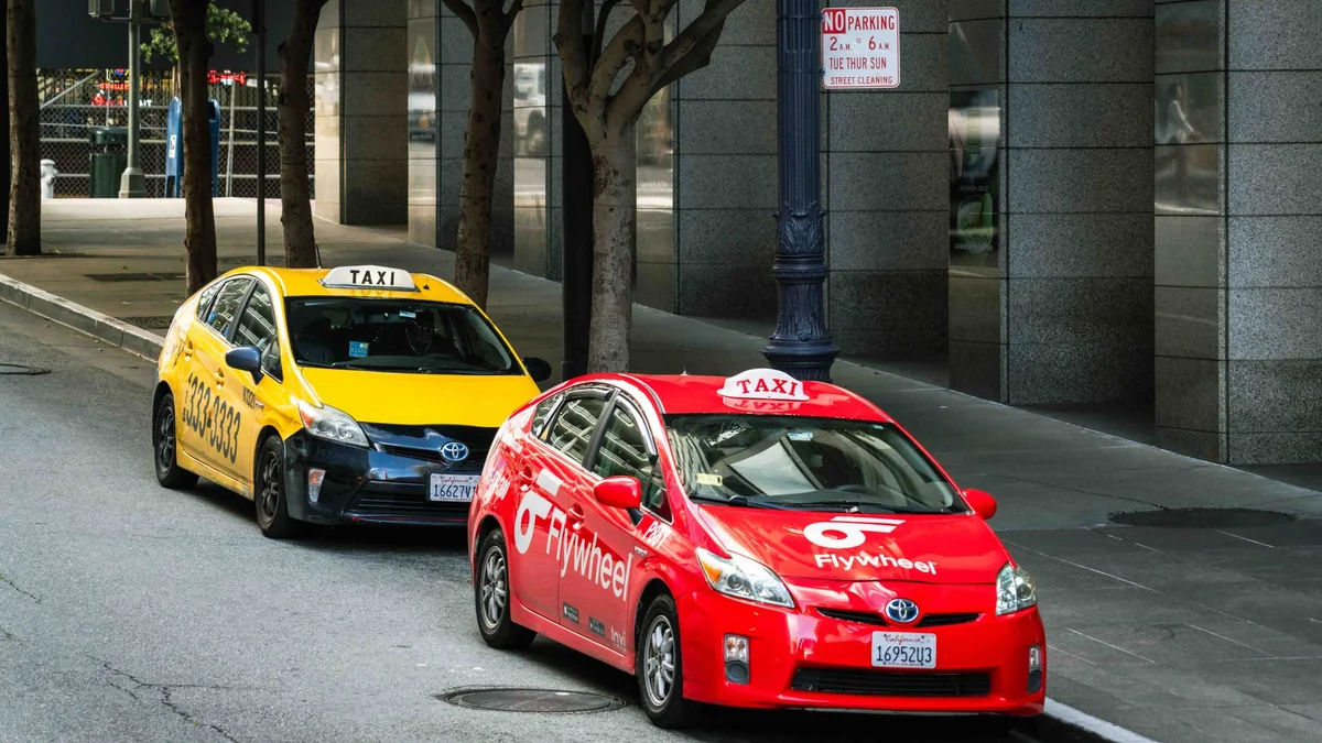 Toyota Prius: Економічний та екологічний вибір для подорожей Україною — AutoShara